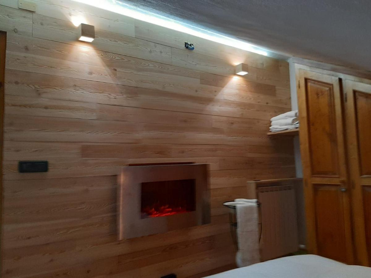 Appartamento Mansarda Roulette Saint-Vincent Esterno foto